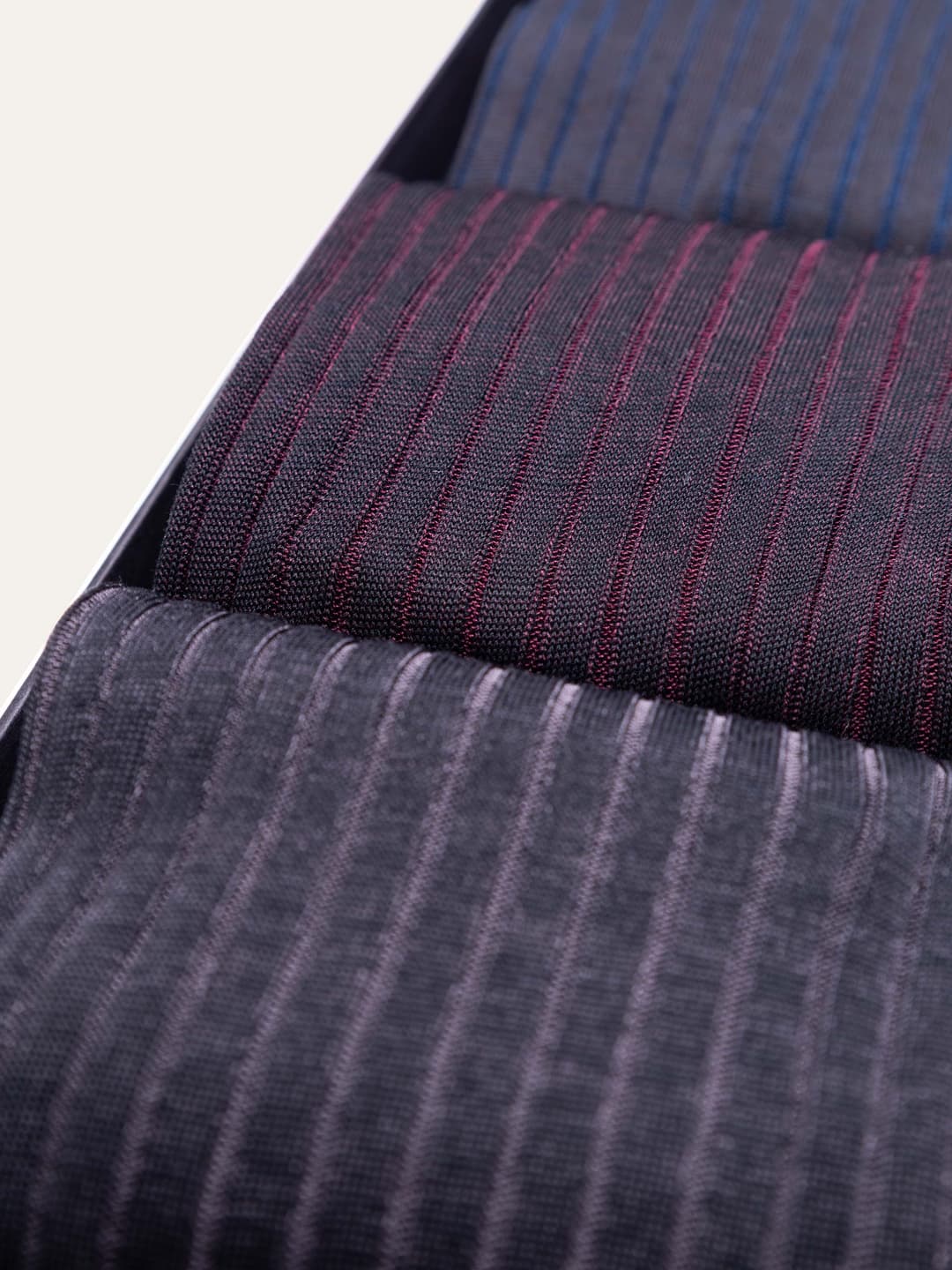 Gift box with three pairs of classic ribbed short socks in Lisle cotton
