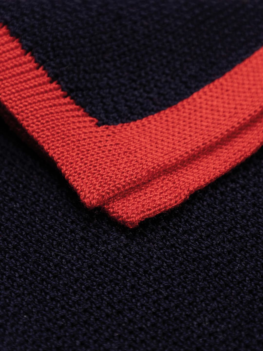 Fazzoletto da taschino in maglia di seta con bordo a contrasto